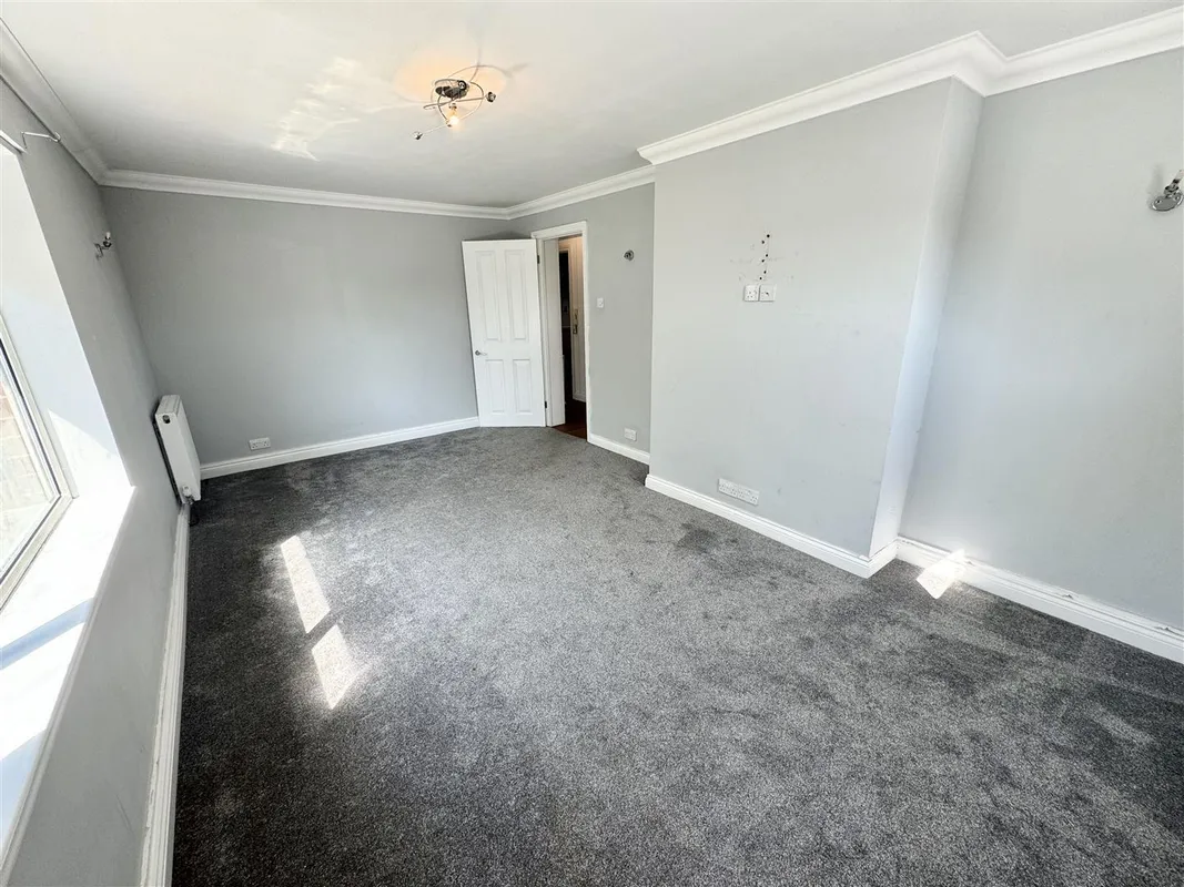 Flat Draper Road in Bournemouth