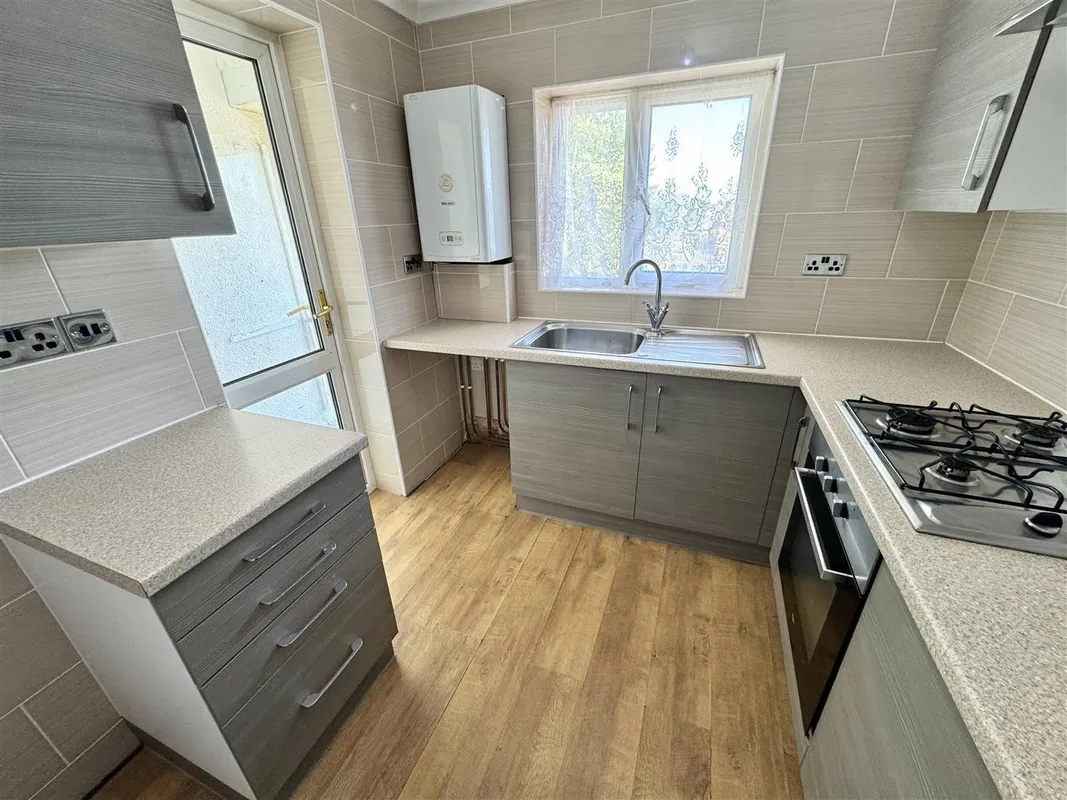 Flat Draper Road in Bournemouth