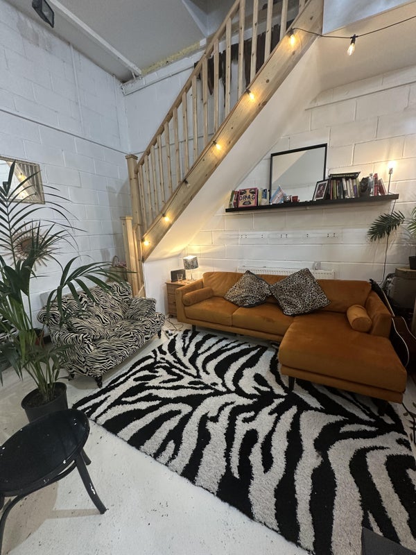 Room Dace Road in Greater London