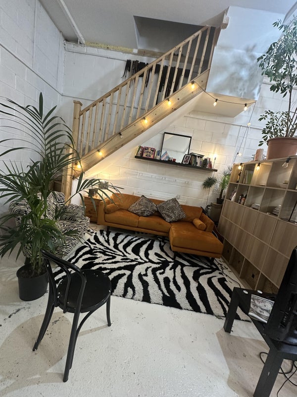 Room Dace Road in Greater London