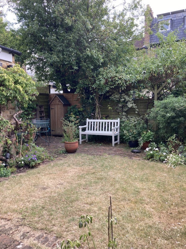 Room Bennerley Road in Greater London