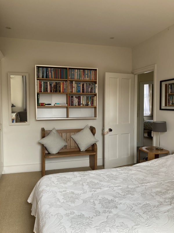 Room Bennerley Road in Greater London