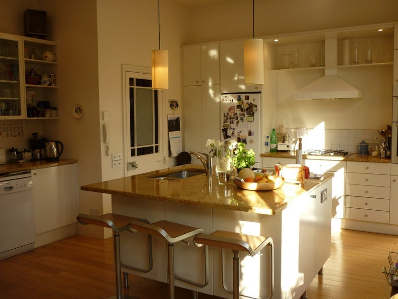 Room Bennerley Road in Greater London
