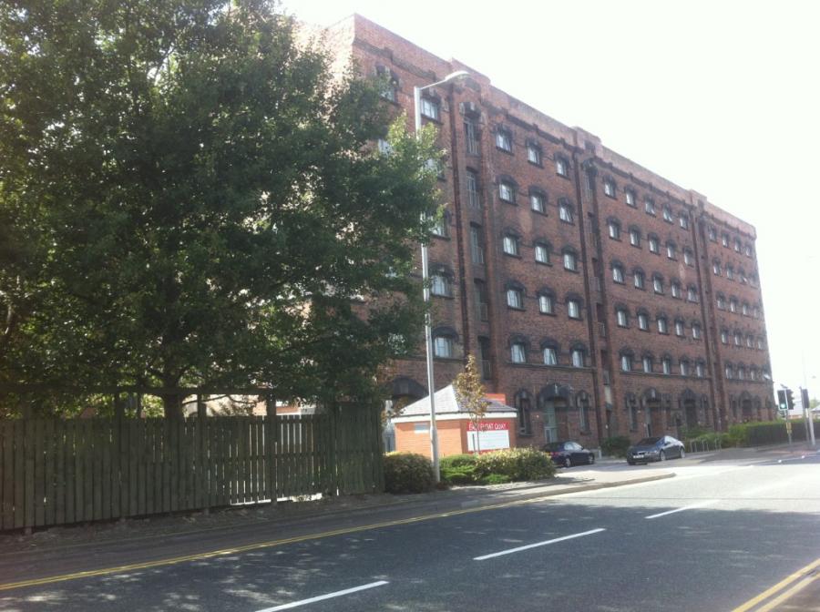 Flat Dock Road in Birkenhead