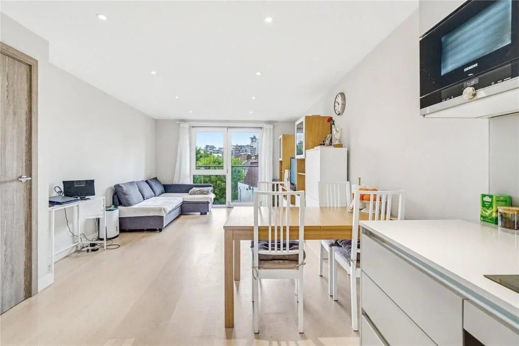 Flat Plough Road in Greater London