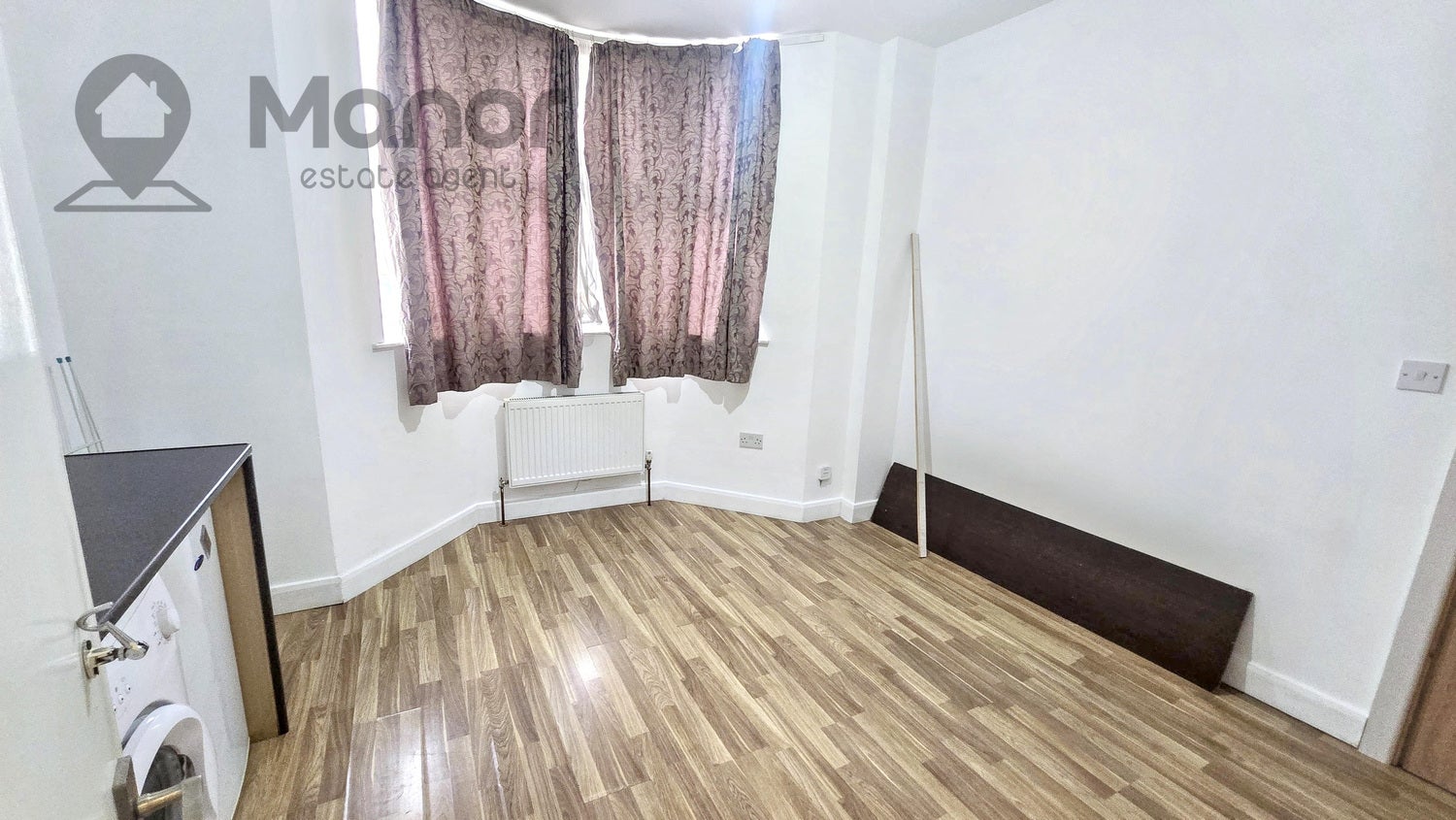 Flat Brentwood Road in Greater London