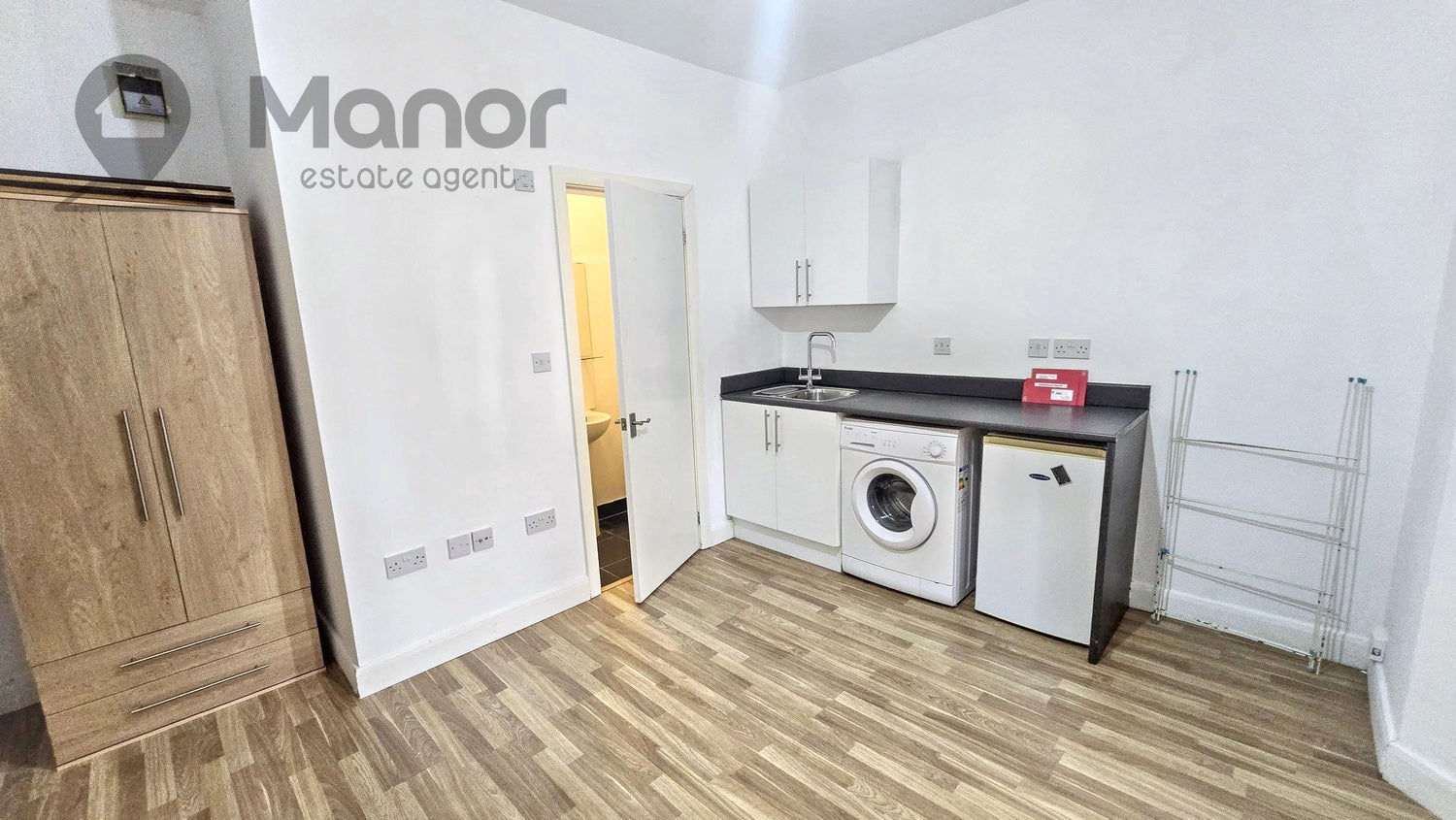 Flat Brentwood Road in Greater London