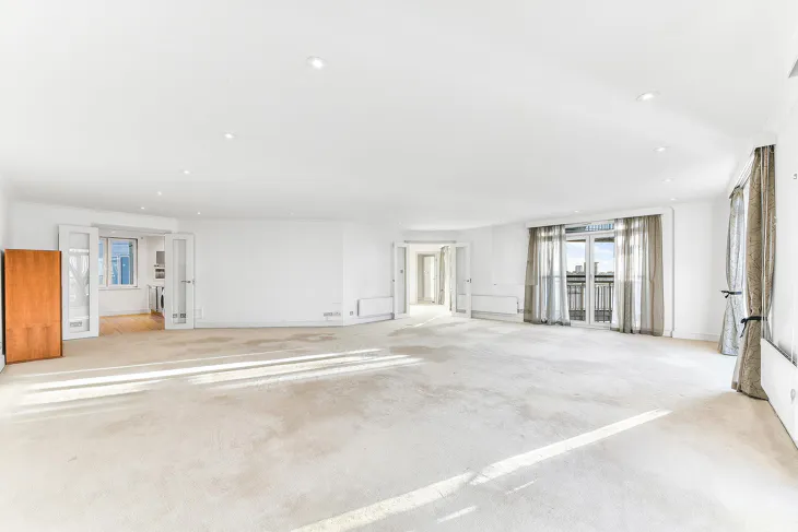 Flat Three Colt Street in Greater London