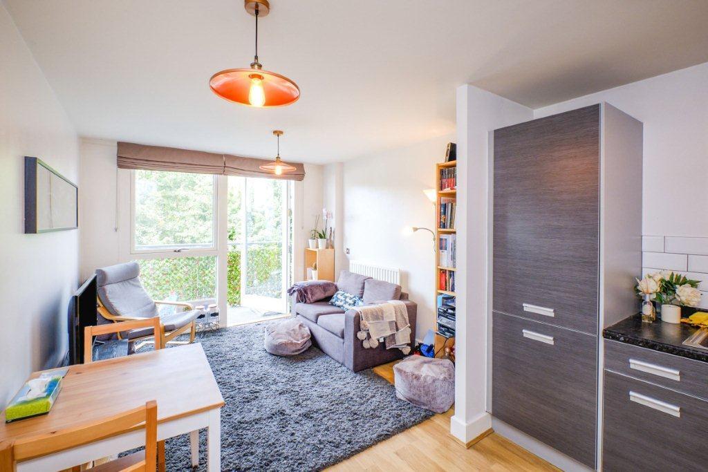 Flat Longleat Avenue in Birmingham