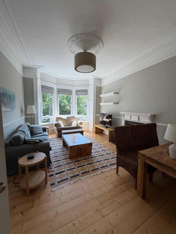 Room Fergus Drive in Glasgow