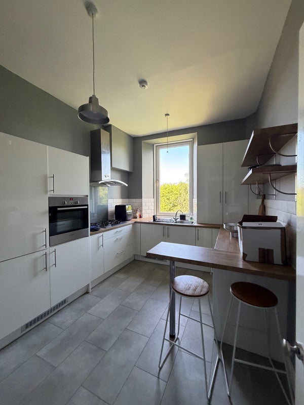 Room Fergus Drive in Glasgow