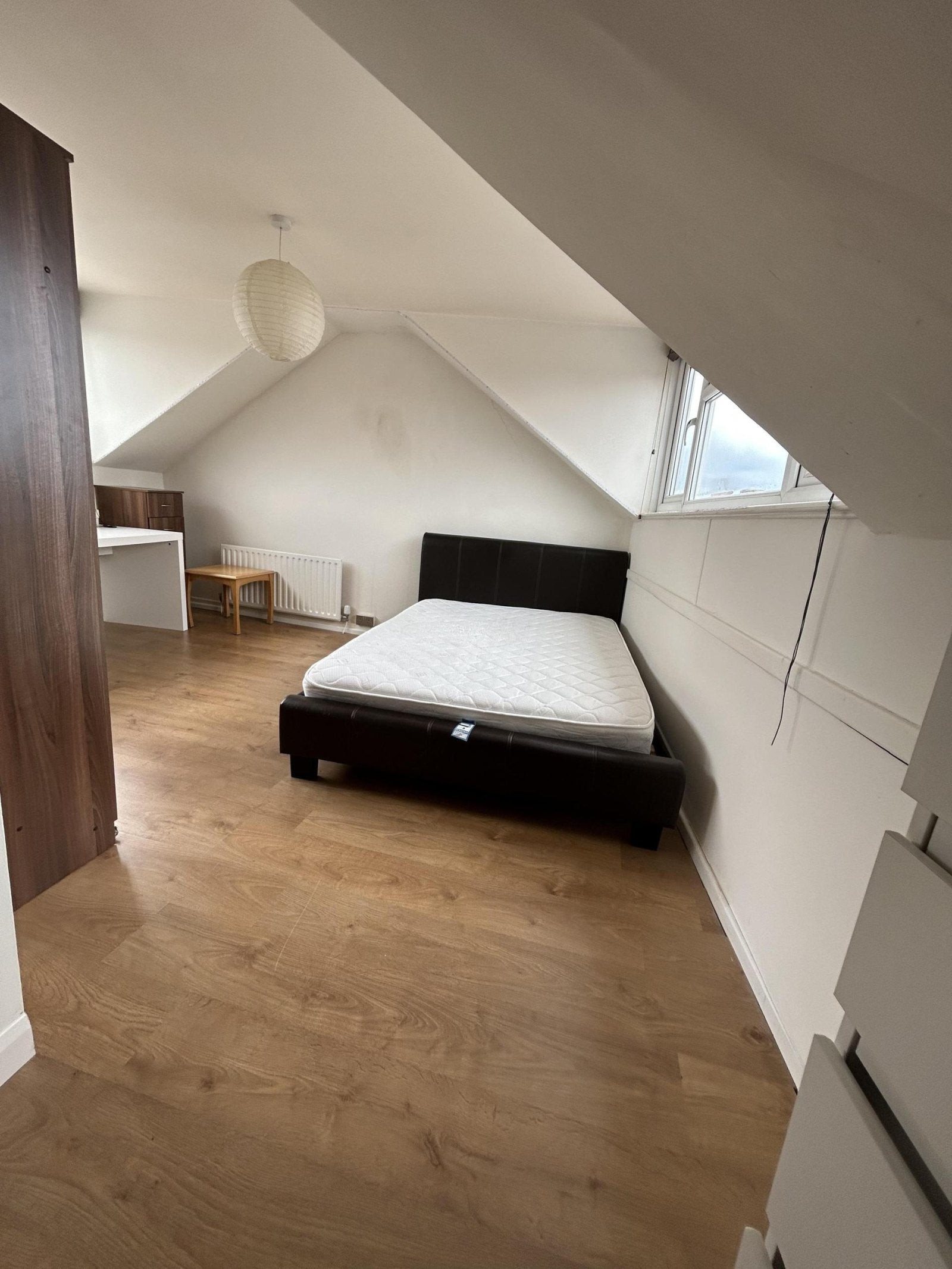 Room Curzon Street in Charnwood