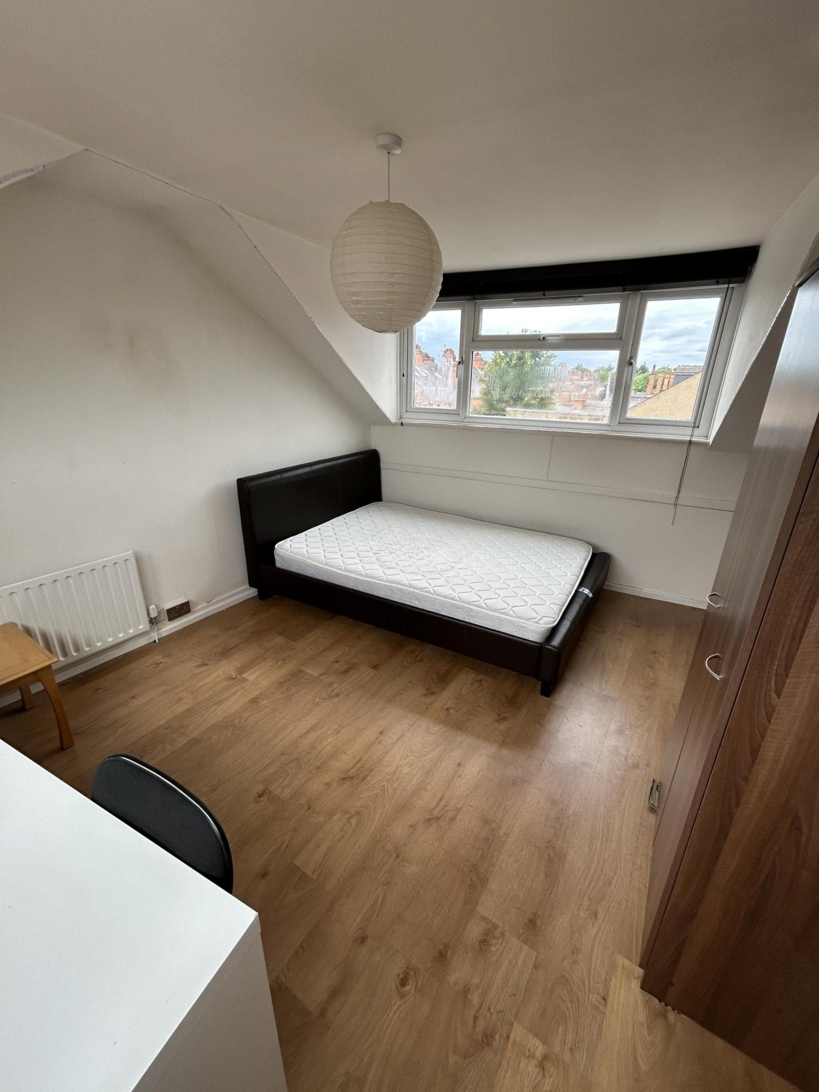Room Curzon Street in Charnwood