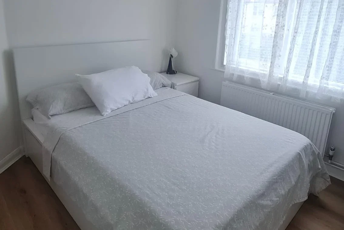 Room Drayton Bridge Road in Greater London
