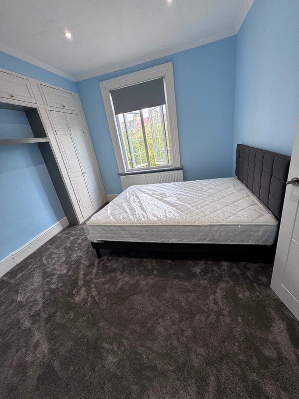 Room Crofton Road in Greater London