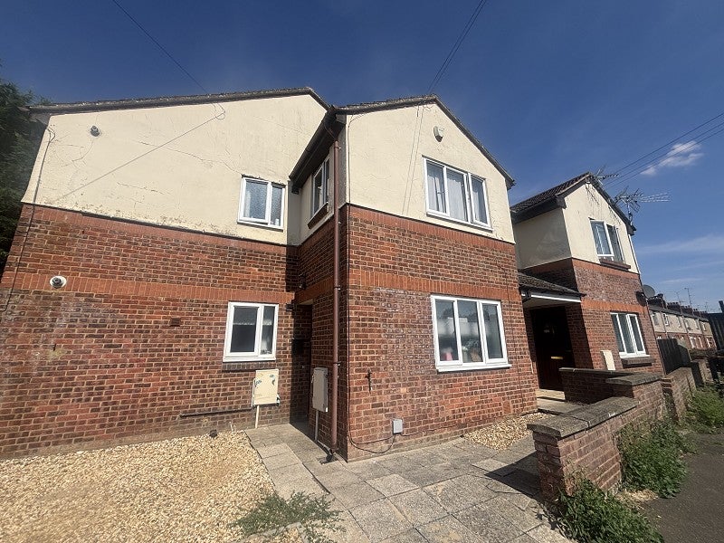 Flat Vernon Road in Towcester