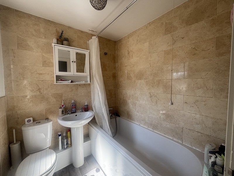 Flat Vernon Road in Towcester