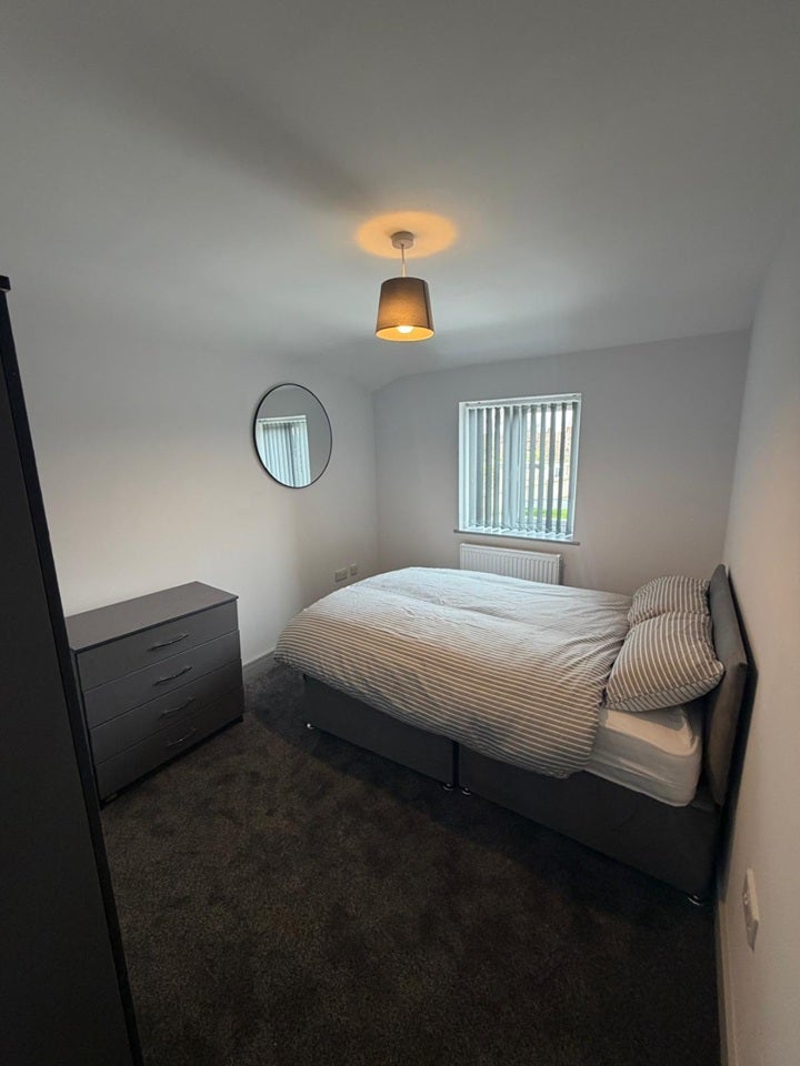 Room Haig Crescent in Doncaster