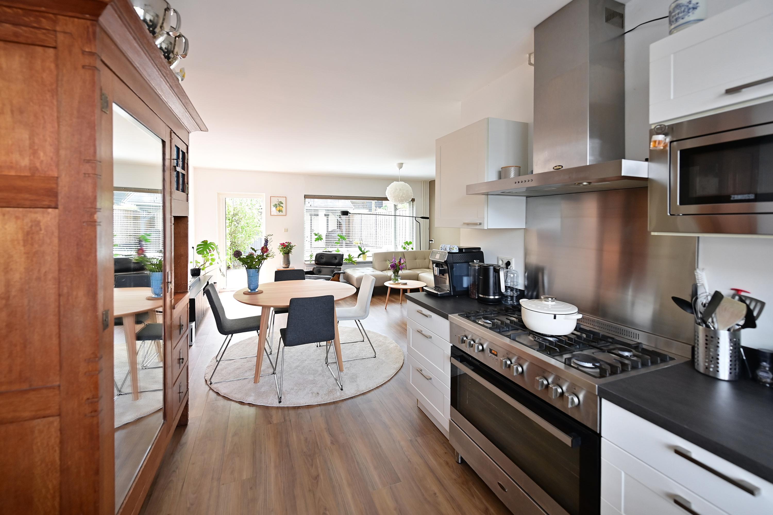 Tussenwoning te koop: Salamander 16, Huizen