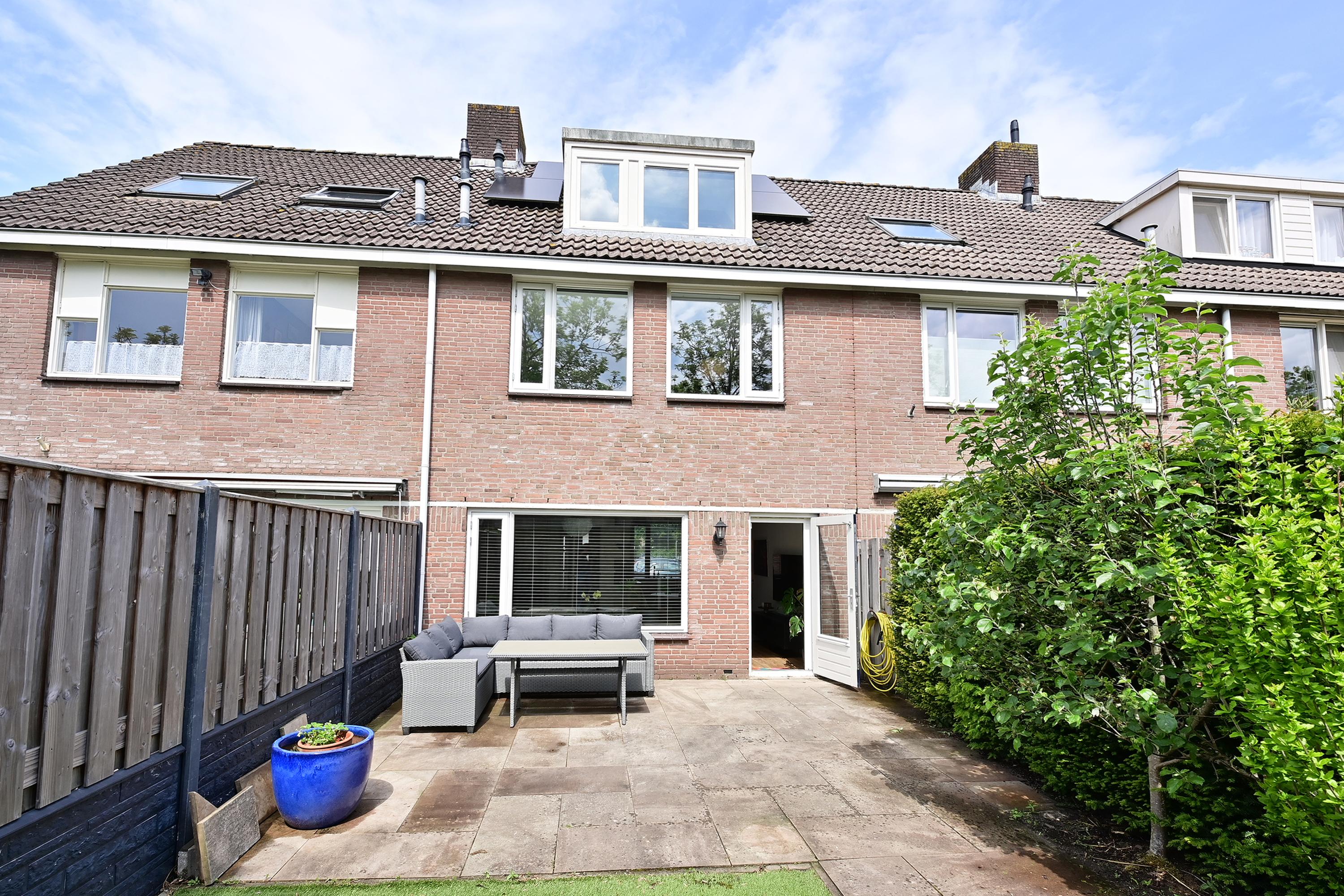Tussenwoning te koop: Salamander 16, Huizen