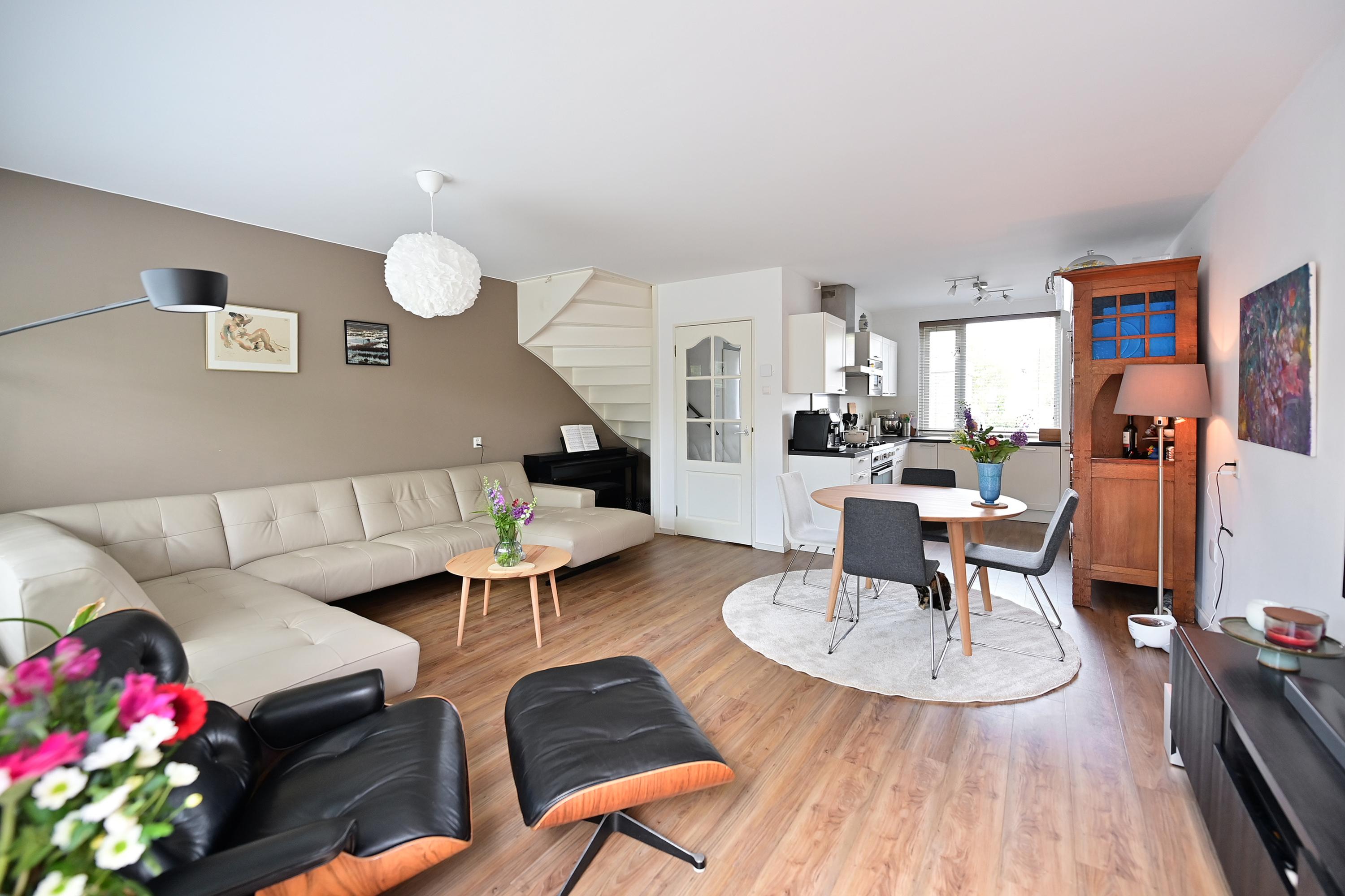 Tussenwoning te koop: Salamander 16, Huizen