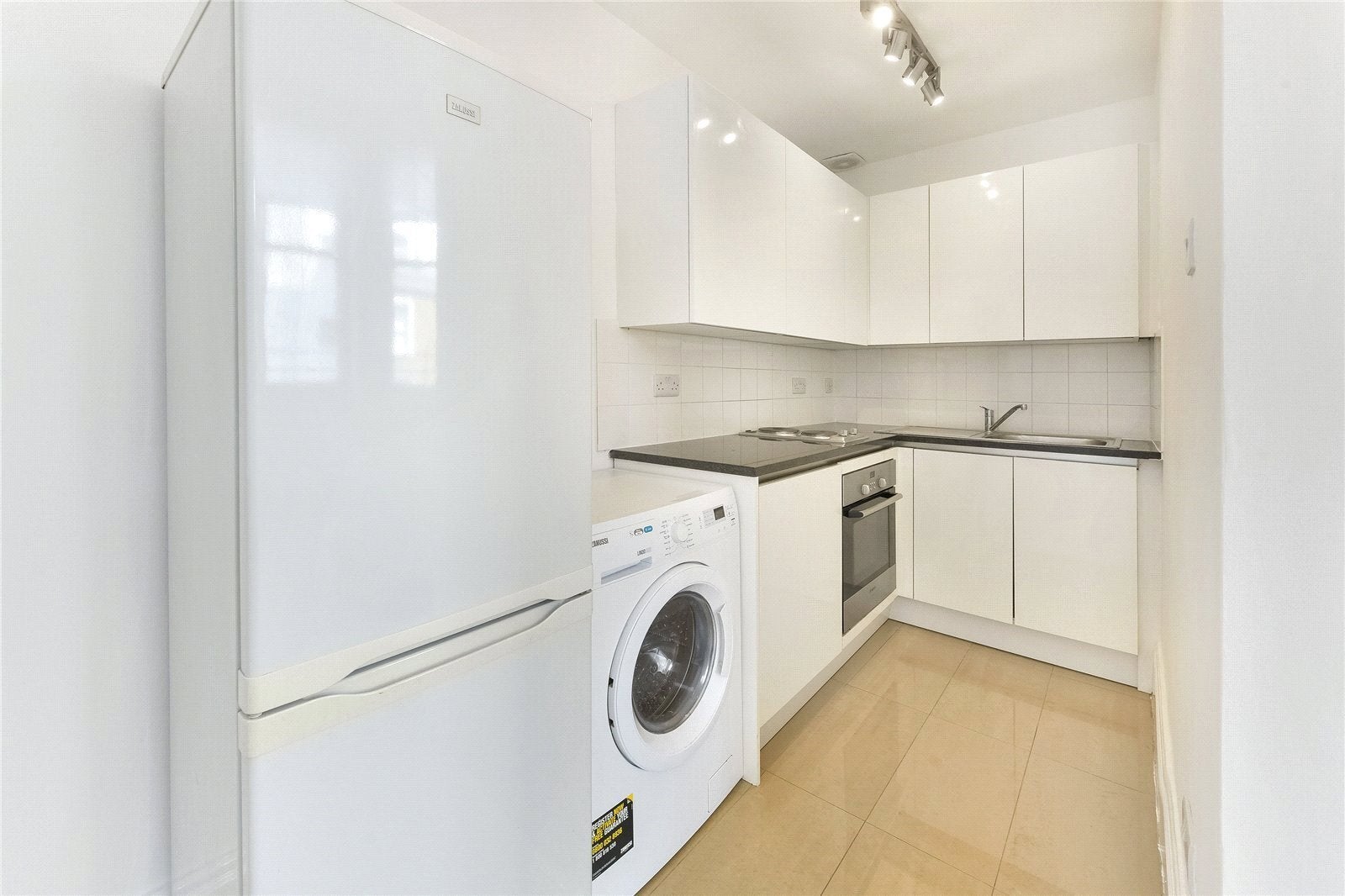 Flat Wetherby Gardens in Greater London