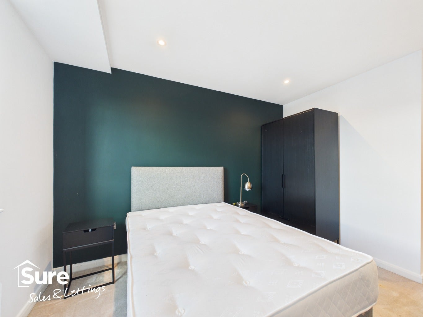 Flat King Harry Street in Dacorum