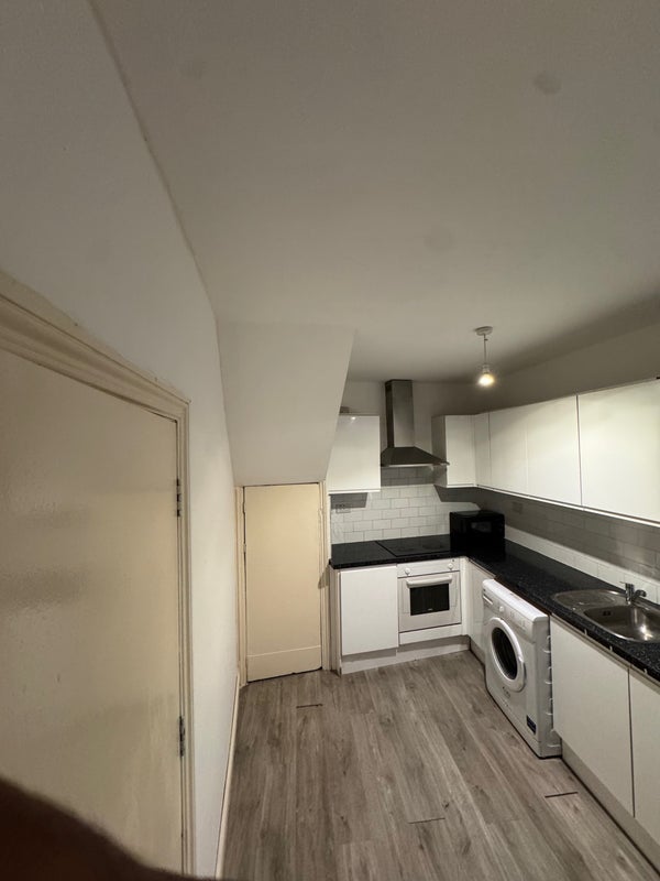 Flat Lewisham High Street in Greater London
