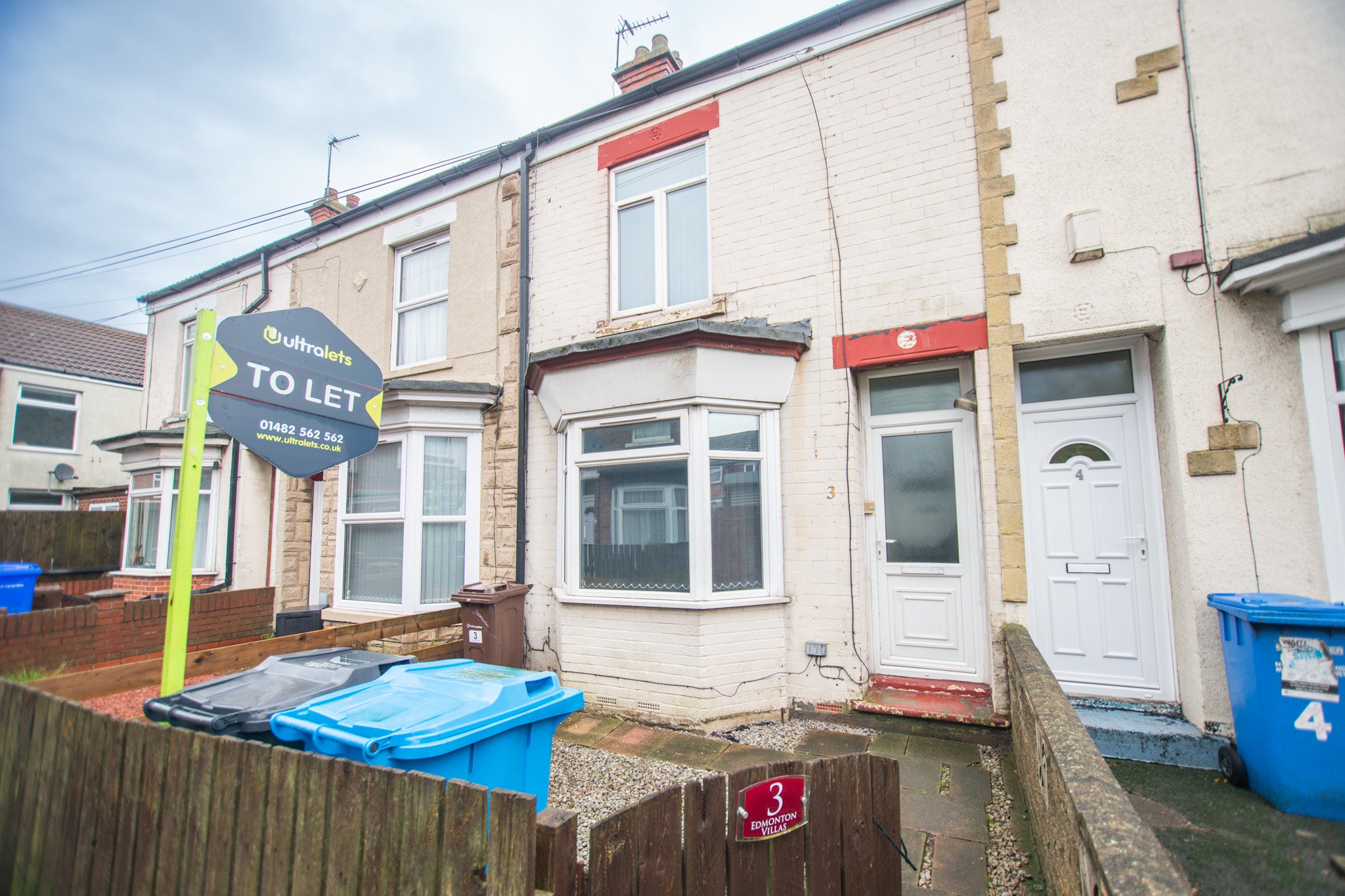 House Edmonton Villas in Hull