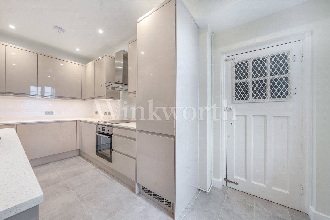 Flat Finchley Road in Greater London