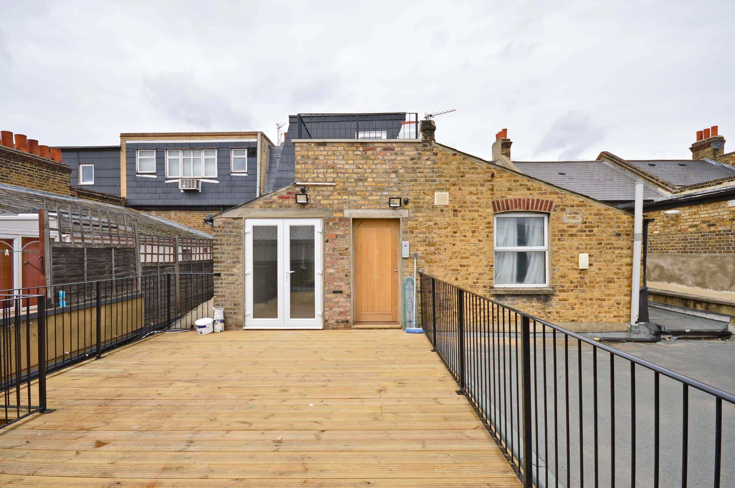 Flat Upper Tooting Road in Greater London