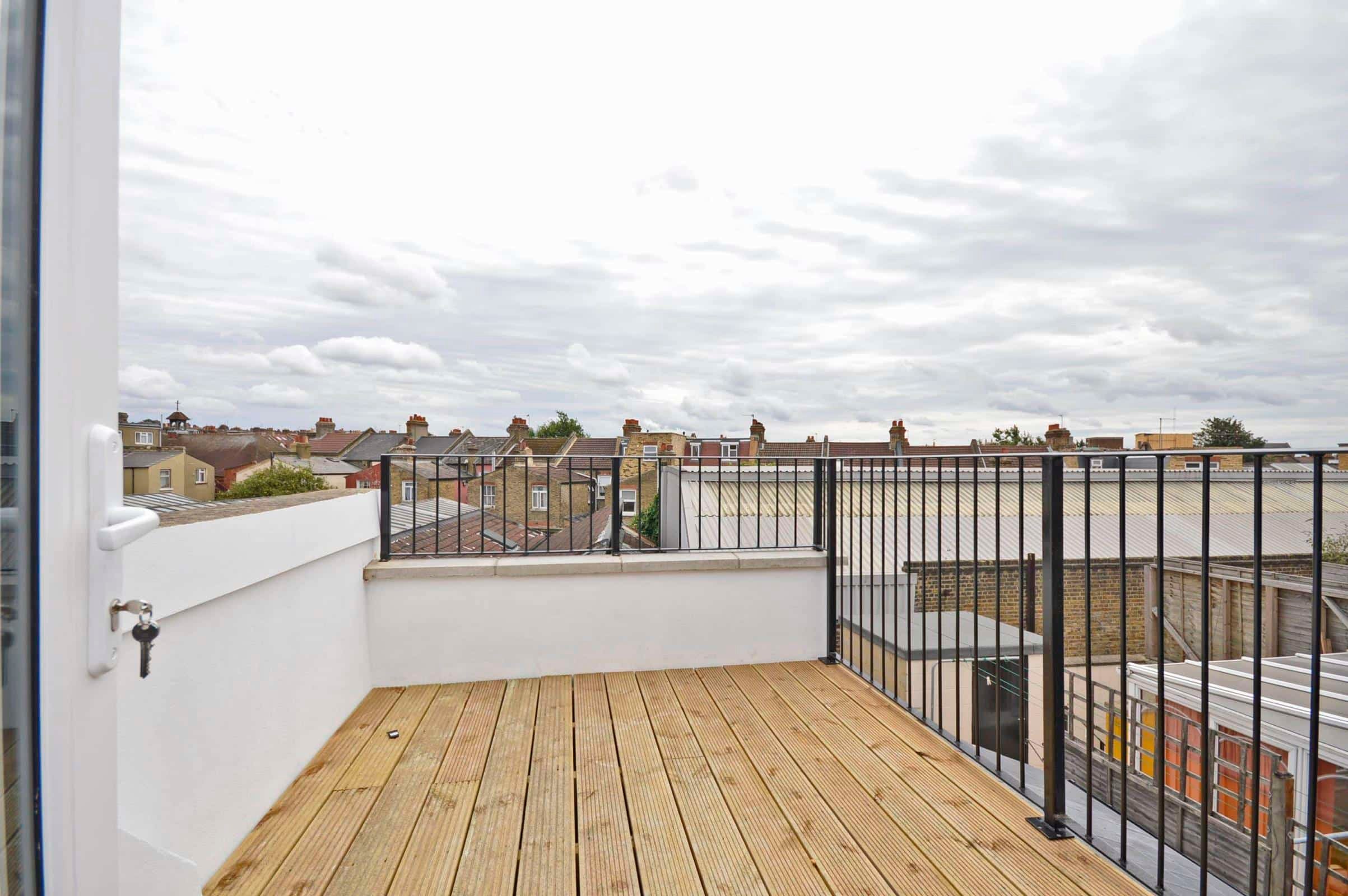 Flat Upper Tooting Road in Greater London