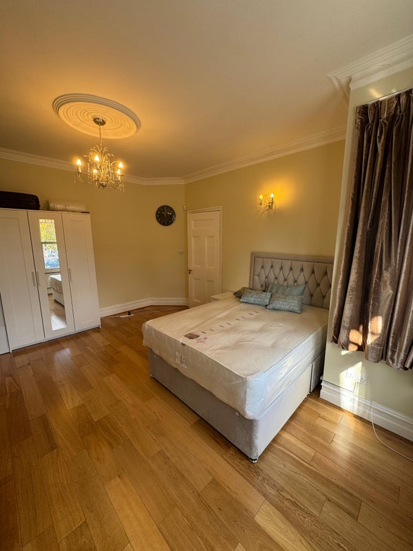 Room Montpelier Avenue in Greater London