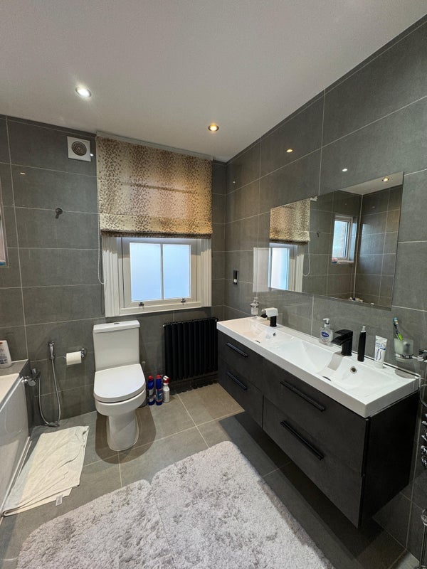 Room Montpelier Avenue in Greater London