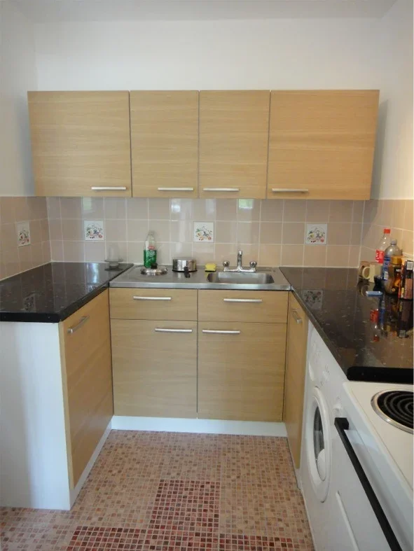 Flat Thicket Crescent in Greater London