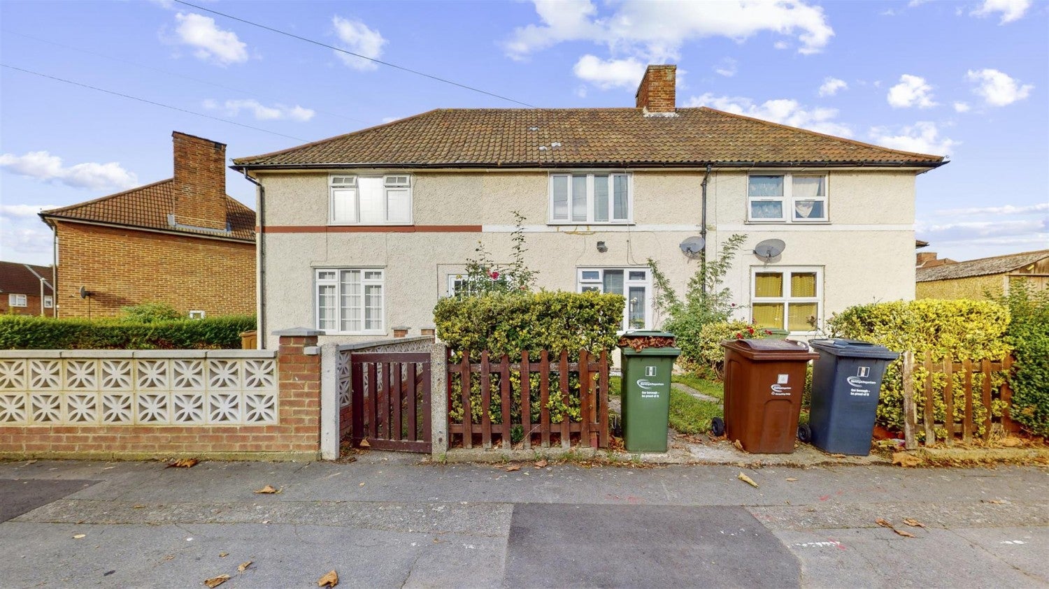 House Cotesmore Gardens in Greater London
