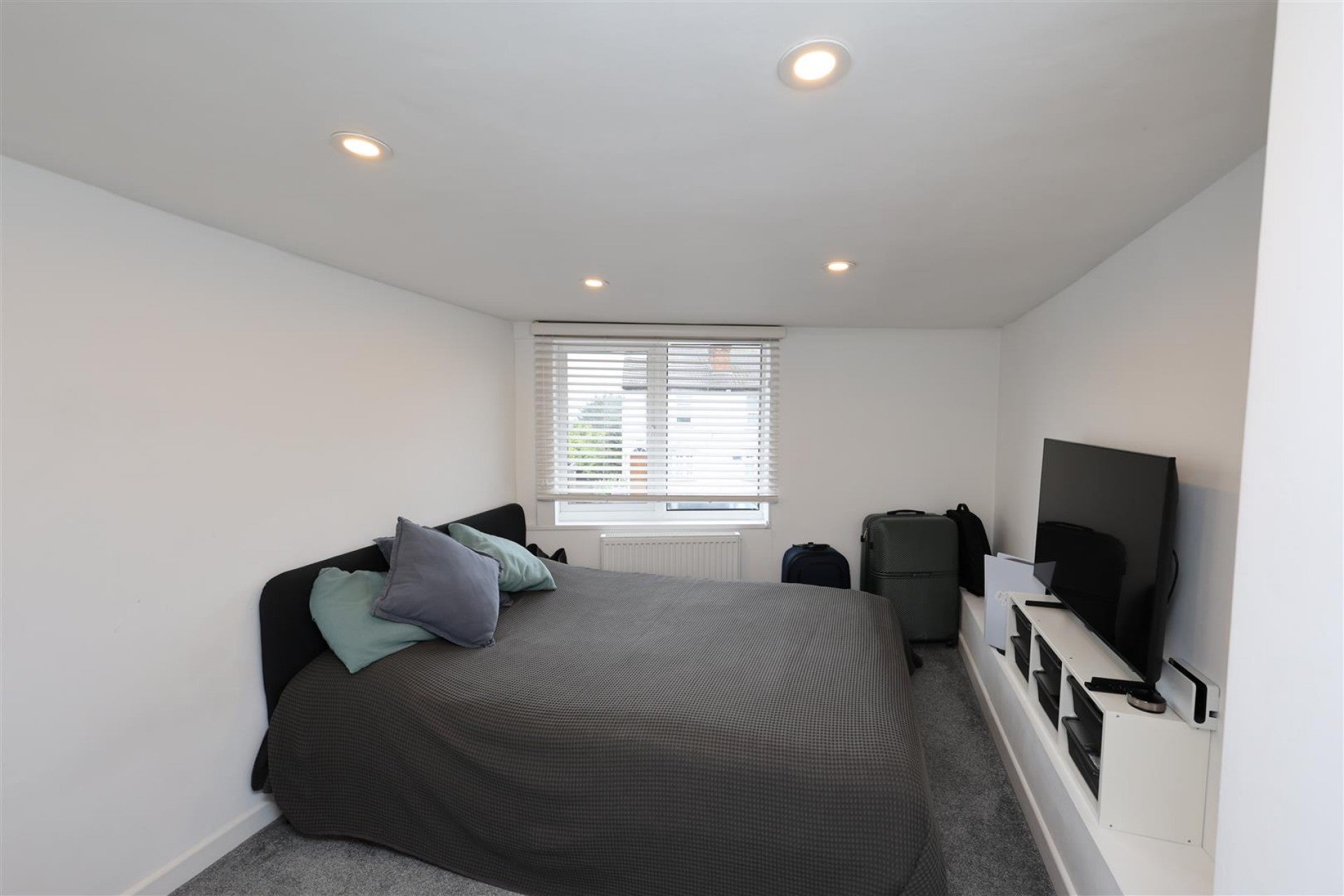 Flat Hillingdon Avenue in Sevenoaks