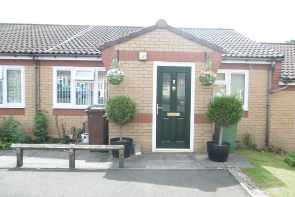Flat Hillstone Gardens in Wolverhampton