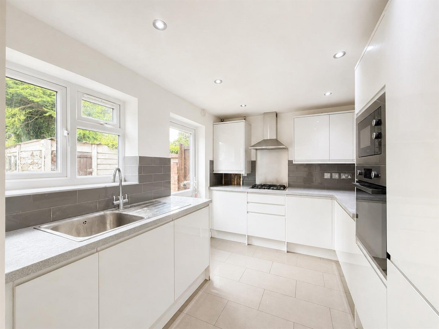 House Cobham Road in Greater London