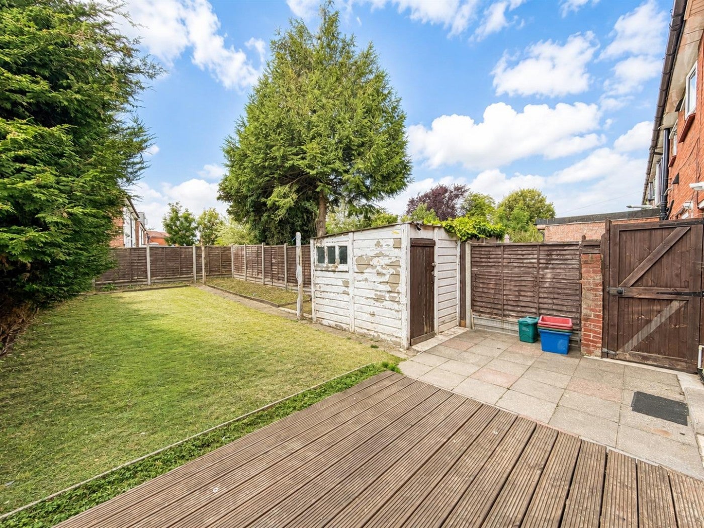 House Cobham Road in Greater London