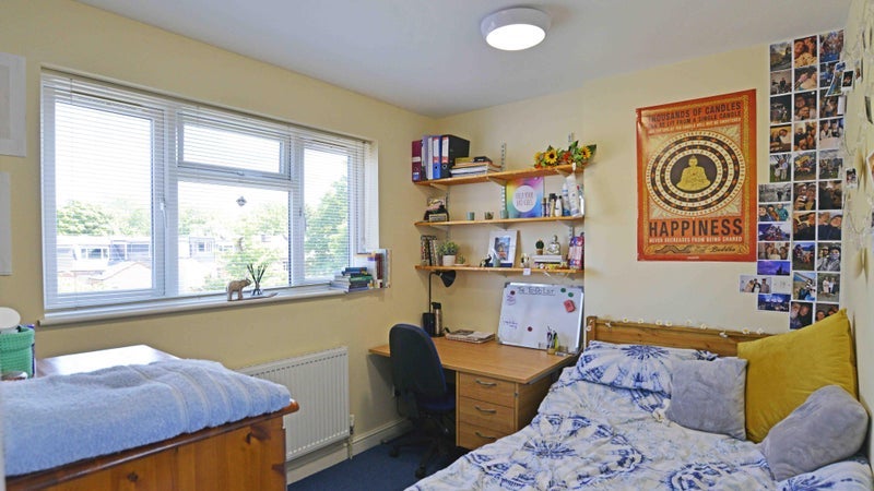 Room Hubert Road in Birmingham