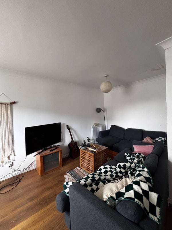 Room Island Row in Greater London
