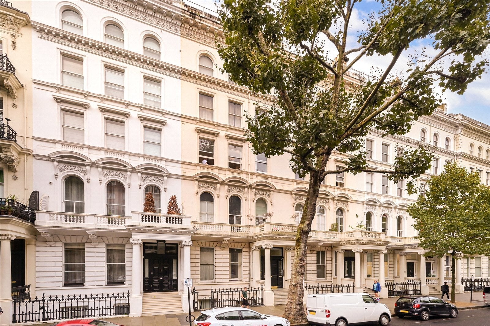 Flat Elvaston Mews in Greater London