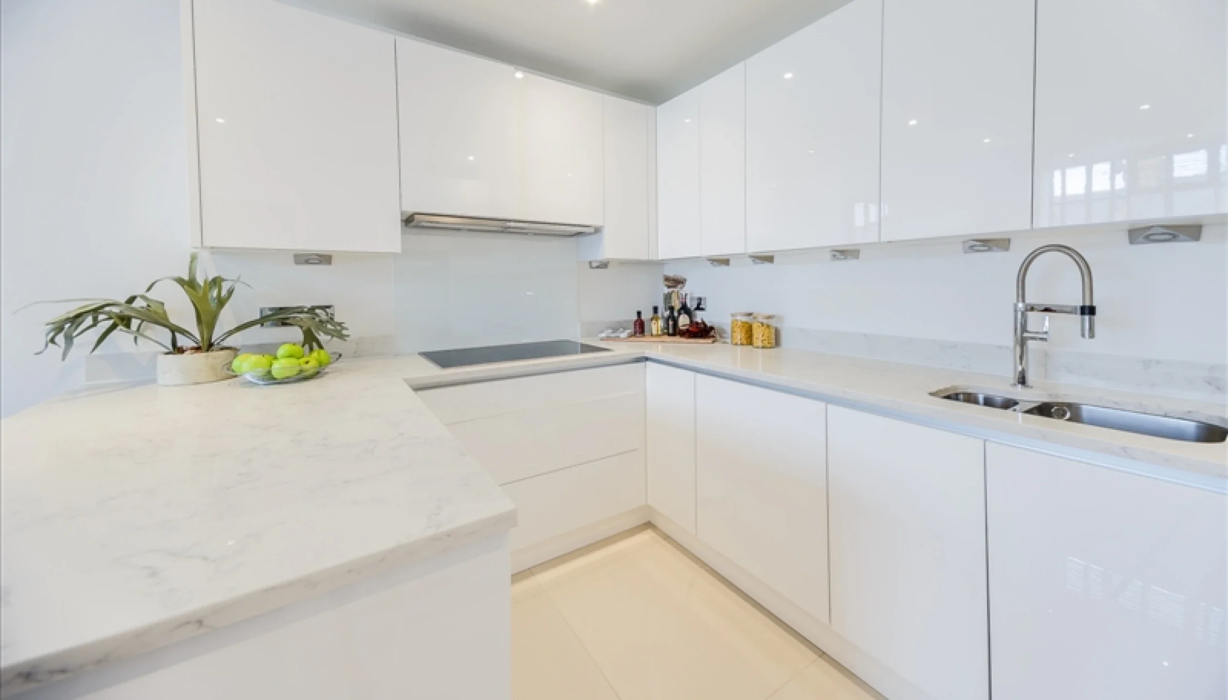 Flat Crabtree Lane in Greater London