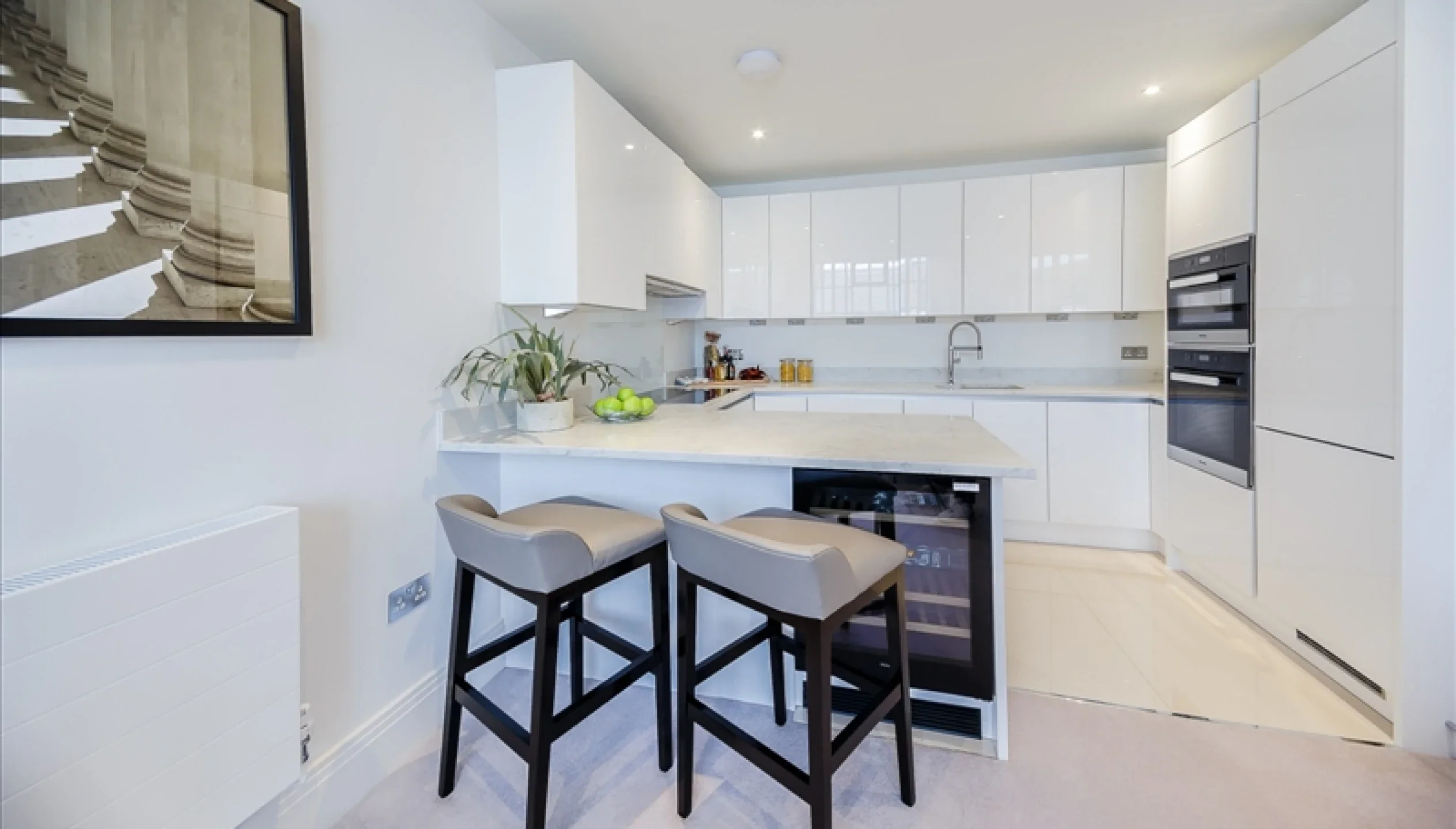 Flat Crabtree Lane in Greater London
