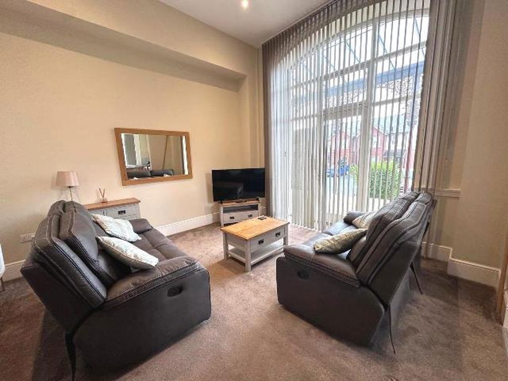 Flat Victoria Road in Barrow-in-Furness