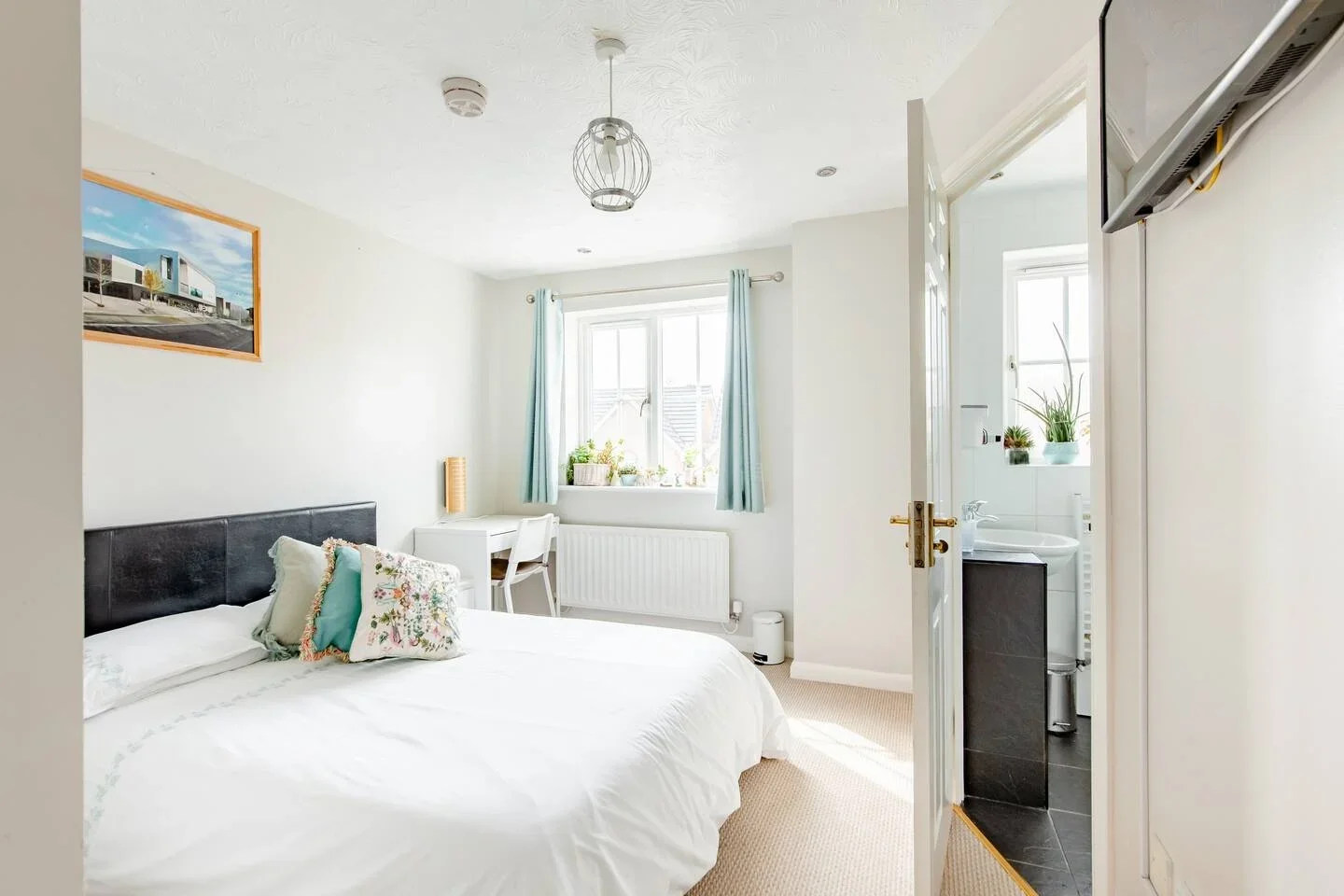 Room Windermere Close in North Hertfordshire