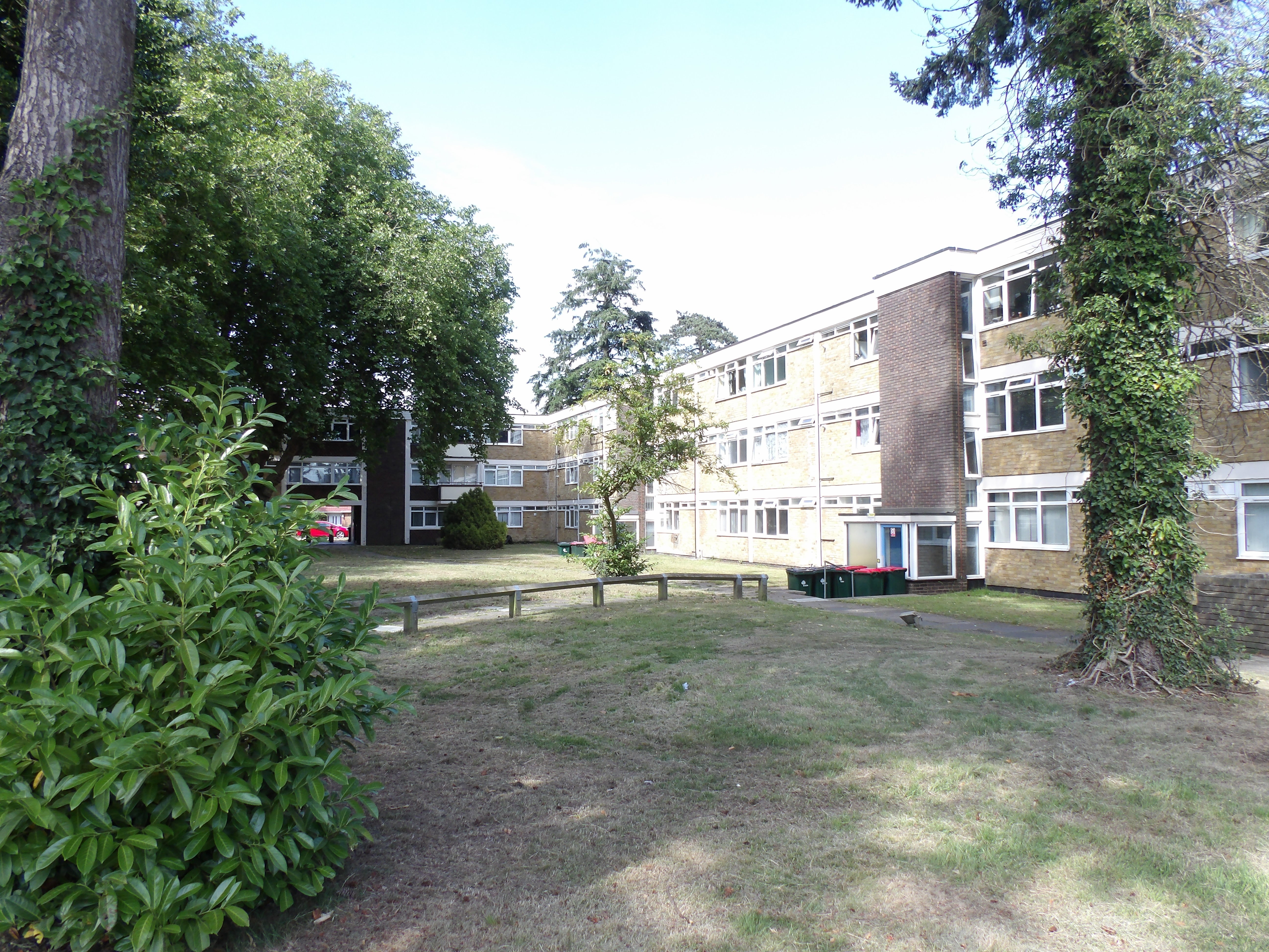 Flat Friston Walk in Crawley