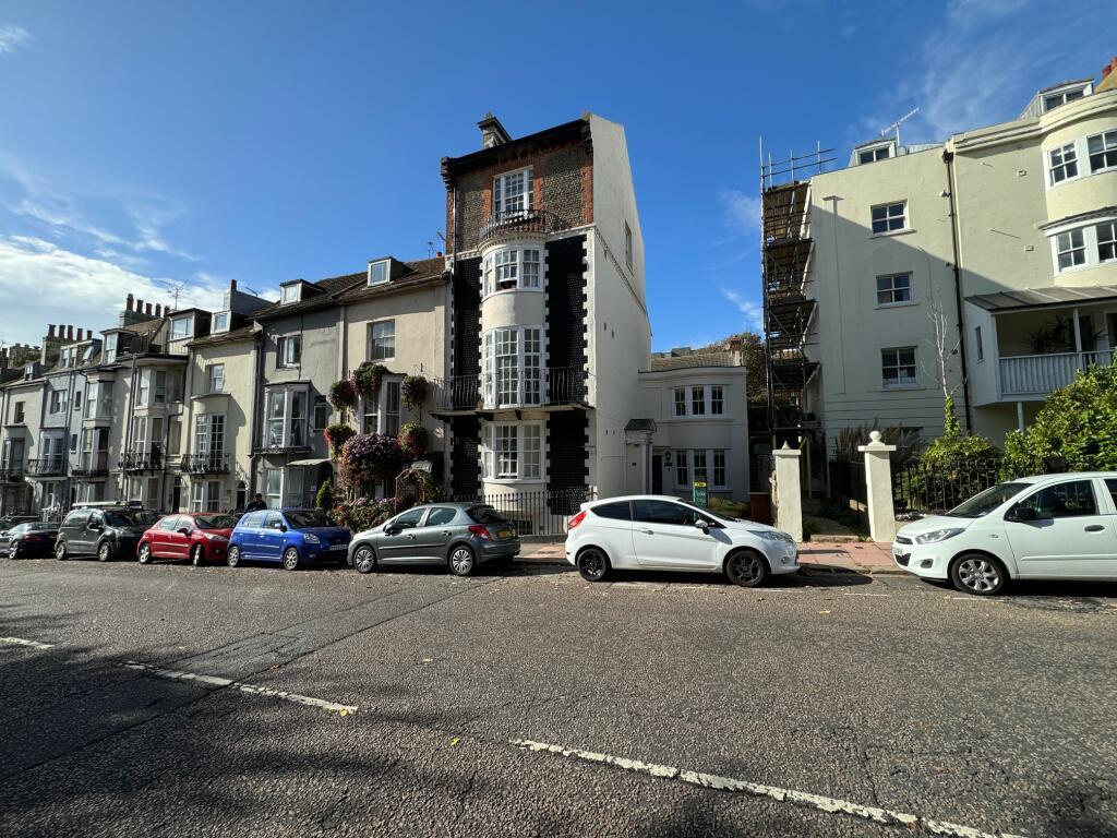 Flat Upper Rock Gardens in Brighton