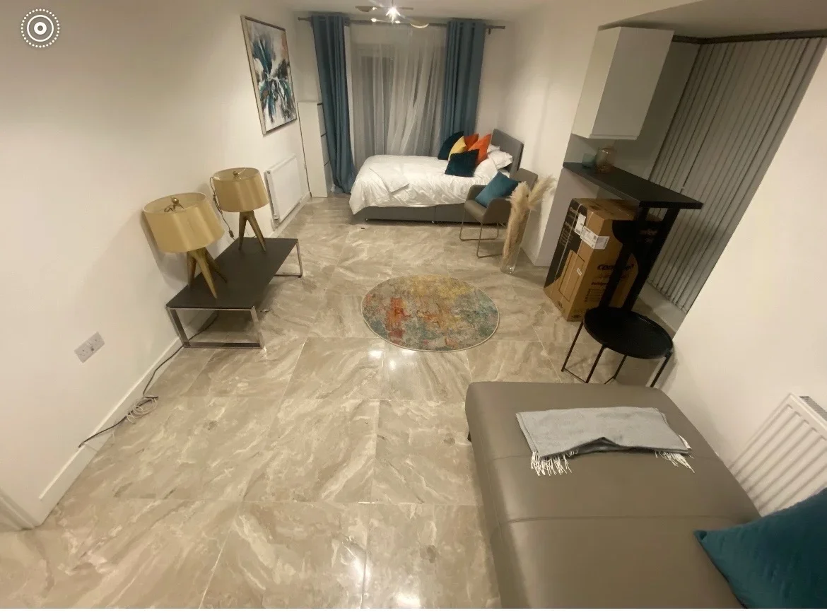 Room Devonshire Close in Leeds